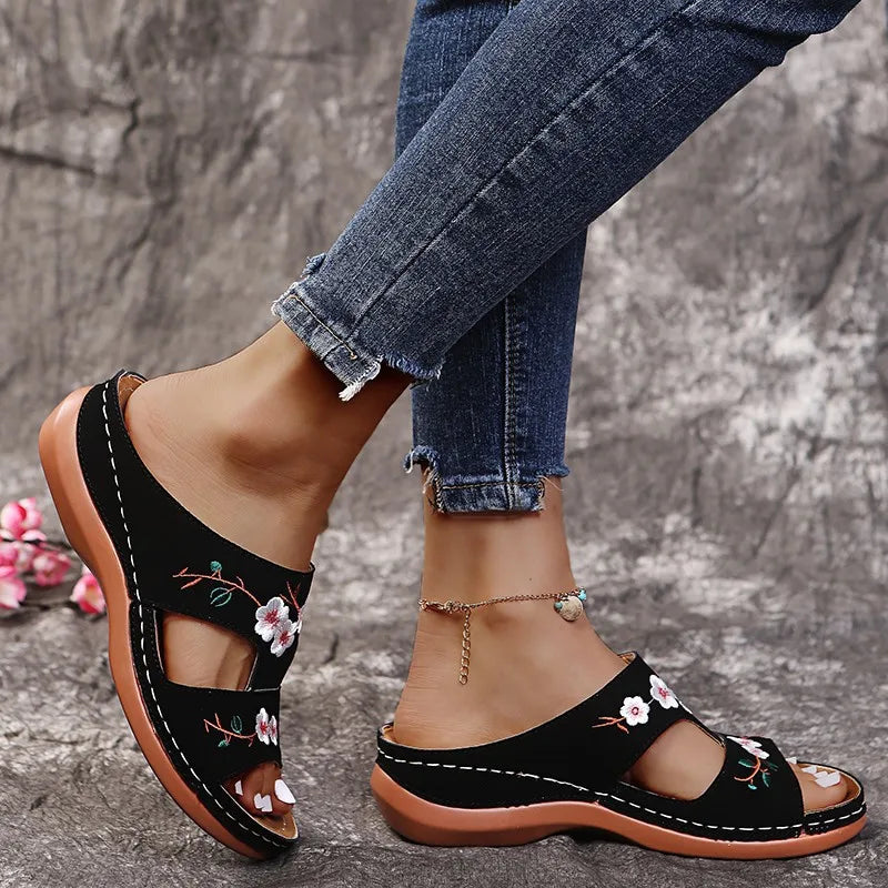 Women Slippers Embroider Flowers Leather Woman Sandals