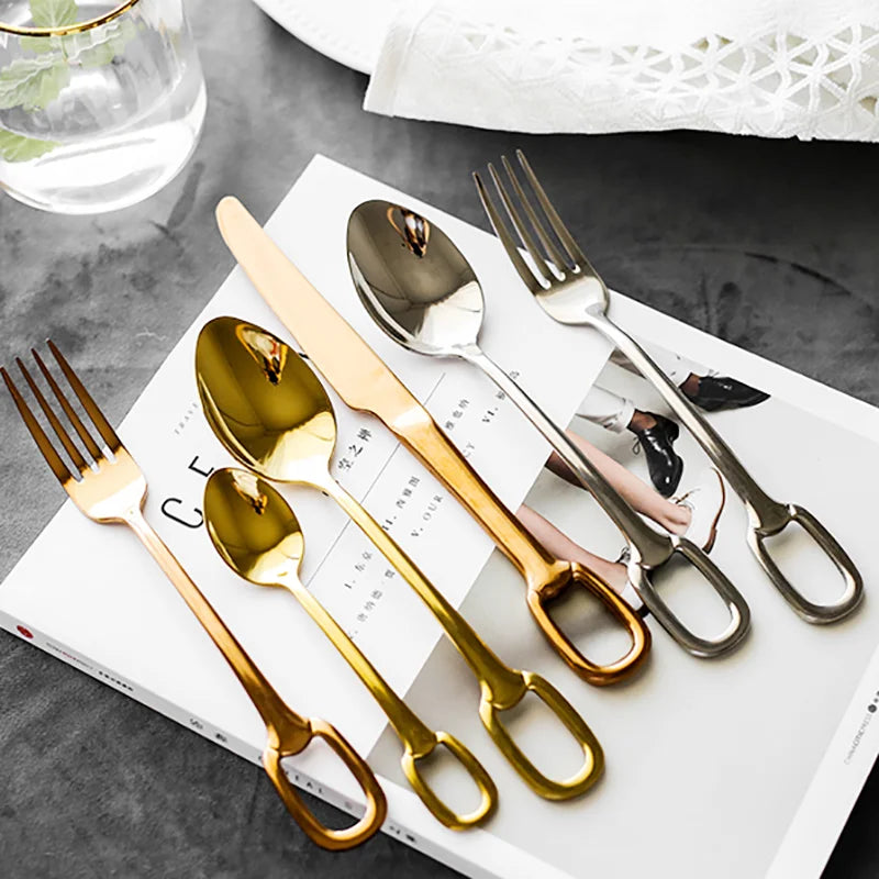 32Pcs Creativity European Style Luxury Cutlery Set Knife Fork Spoon Stainless Steel Tableware Elegant Dinnerware Hangable Design