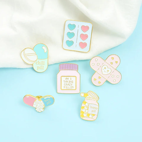 Creative Pill Capsule Shape Letter Brooch Nurse Pharmacy Heart-shaped Brooch Cute Band-aid Brooch Mini Medicine Bottle Pins Badg