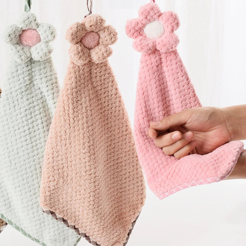 Cute Flower Hanging Hand Towels for Kitchen with Loop Bathroom Hand Towels Hanging Absorbent Microfiber Hand Drying Puff