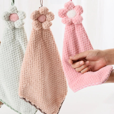 Cute Flower Hanging Hand Towels for Kitchen with Loop Bathroom Hand Towels Hanging Absorbent Microfiber Hand Drying Puff