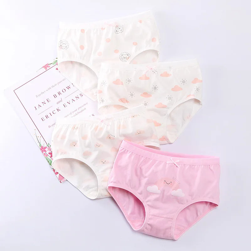 3-8 years old girls' underwear P baby middle-aged girl A class cotton student children's triangle shorts female