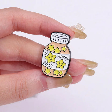 Love Pills Enamel Pins Five Point Star Medicine Bottle Capsule Alloy Brooch Pharmacy Badge Trendy Lapel Jewelry Gift for Friends