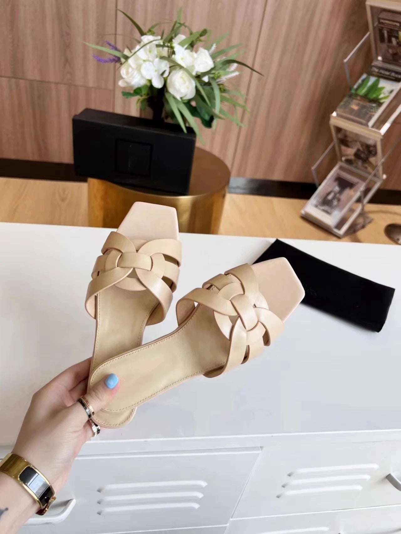 Summer Women's Slippers Large Sizes 34-43 Fashion Flat Shoes Leather Open Toe Outdoor Beach Shoes Party Shoes Indoor Slippers