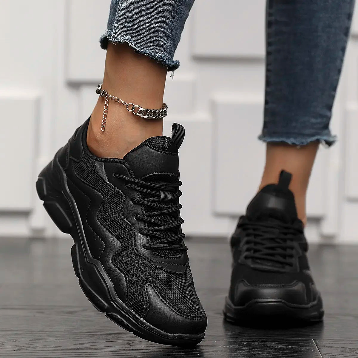 versatile casual shoes black sneakers for men and women