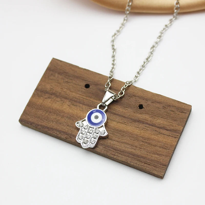 New Crystal Fatima Enamel Palm Blue Evil Eye Pendant Fashion Chain Necklace Korean Popular Women Charm Clavicle Collar Jewelry