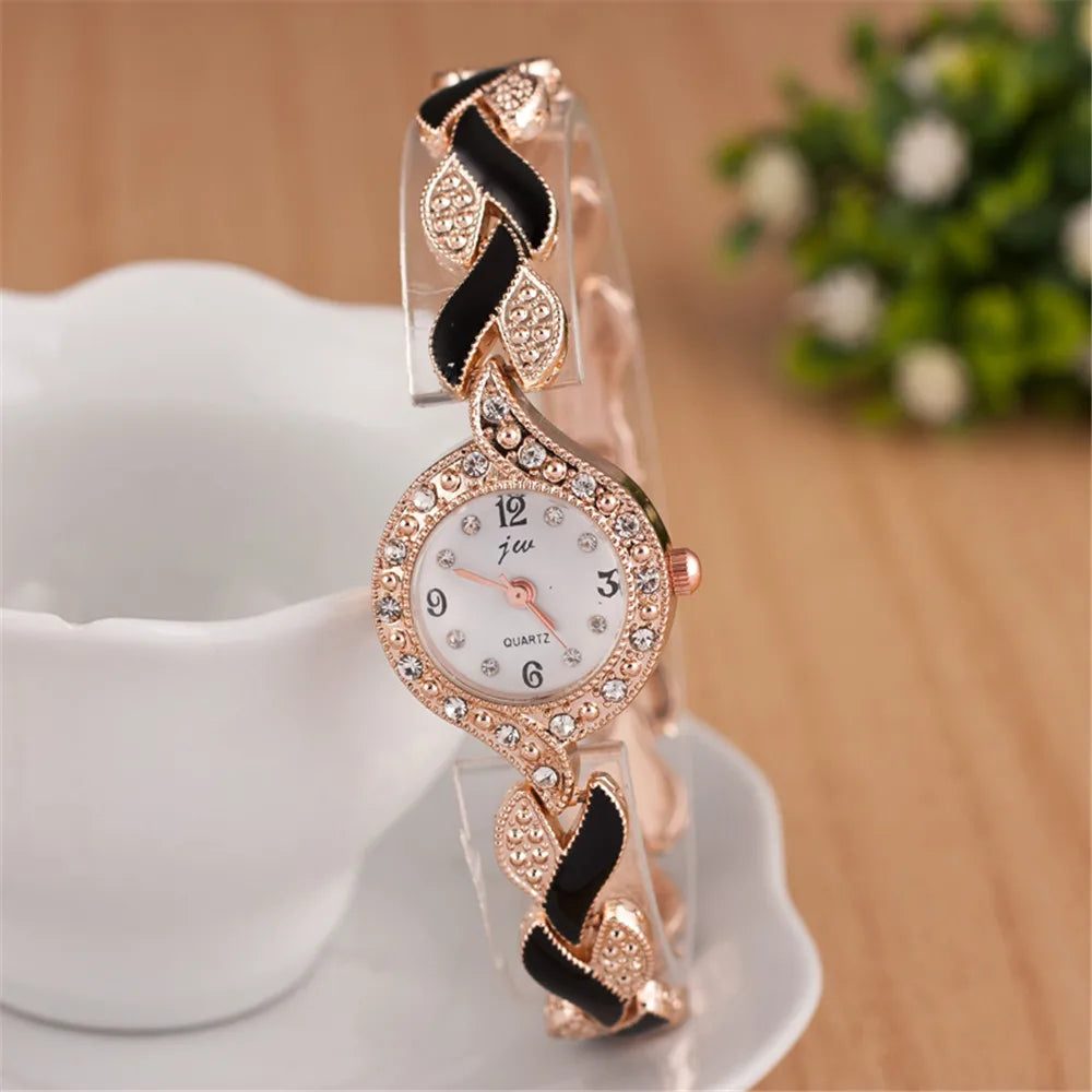 A Stylish, Casual And Versatile Women's Love  With Diamond Inlaid Quartz Watch And Jewelry Three Piece Set