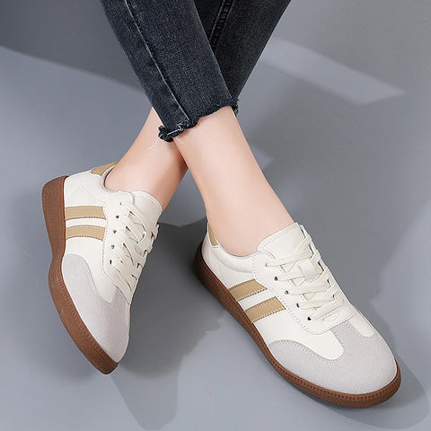 Women Shoes Fashion Casual Flats Vulcanize Shoes Ladies Outdoor Walking Sneakers Women Comfortable Classical Shoes Black White