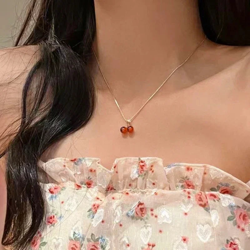 New Wine Red Cherry Gold Colour Pendant Necklace For Women Personality Fashion Necklaces Wedding Jewelry Girls Party Gifts