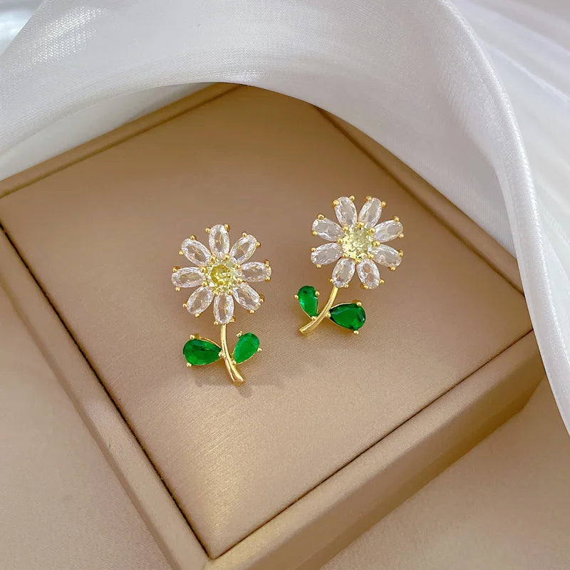 Classic Green Leaf Flower Necklace and Earrings Set Light Luxury Sunflower Personalized Banquet Stainless Steel Jewelry