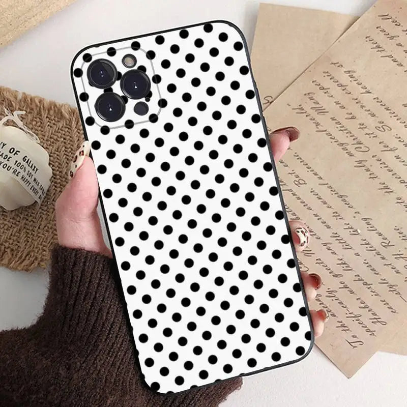 Black And White Polka Dot Phone Case For iPhone 8 7 6 6S Plus X SE 2020 XR XS 14 11 12 13 Mini Pro Max Mobile Case