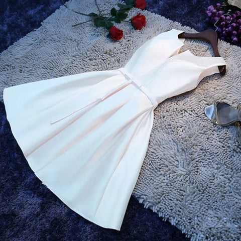 Simple Satin Short Cocktail Dresses Bridal Banquet Gowns Womens Party Formal Dress Homecoming Dress Lace Up Bridesmaid Dresses